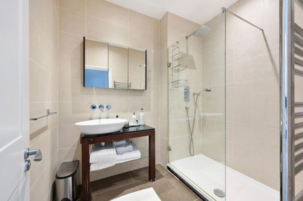 Apartamento Cozy Hideaway In South Ken! Londres Exterior foto
